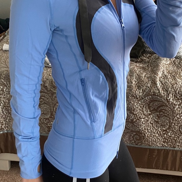 Lululemon Athletica size 2 zip up - Picture 2 of 9